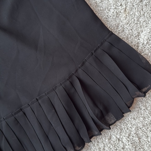 Banana Republic Black Pleated Chiffon Camisole Top Size XS - Picture 10 of 11